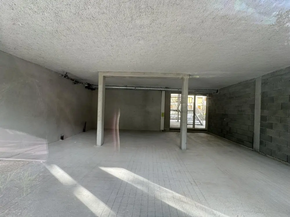 Poutre et poteaux b&eacute;ton du second volume, avant am&eacute;nagement